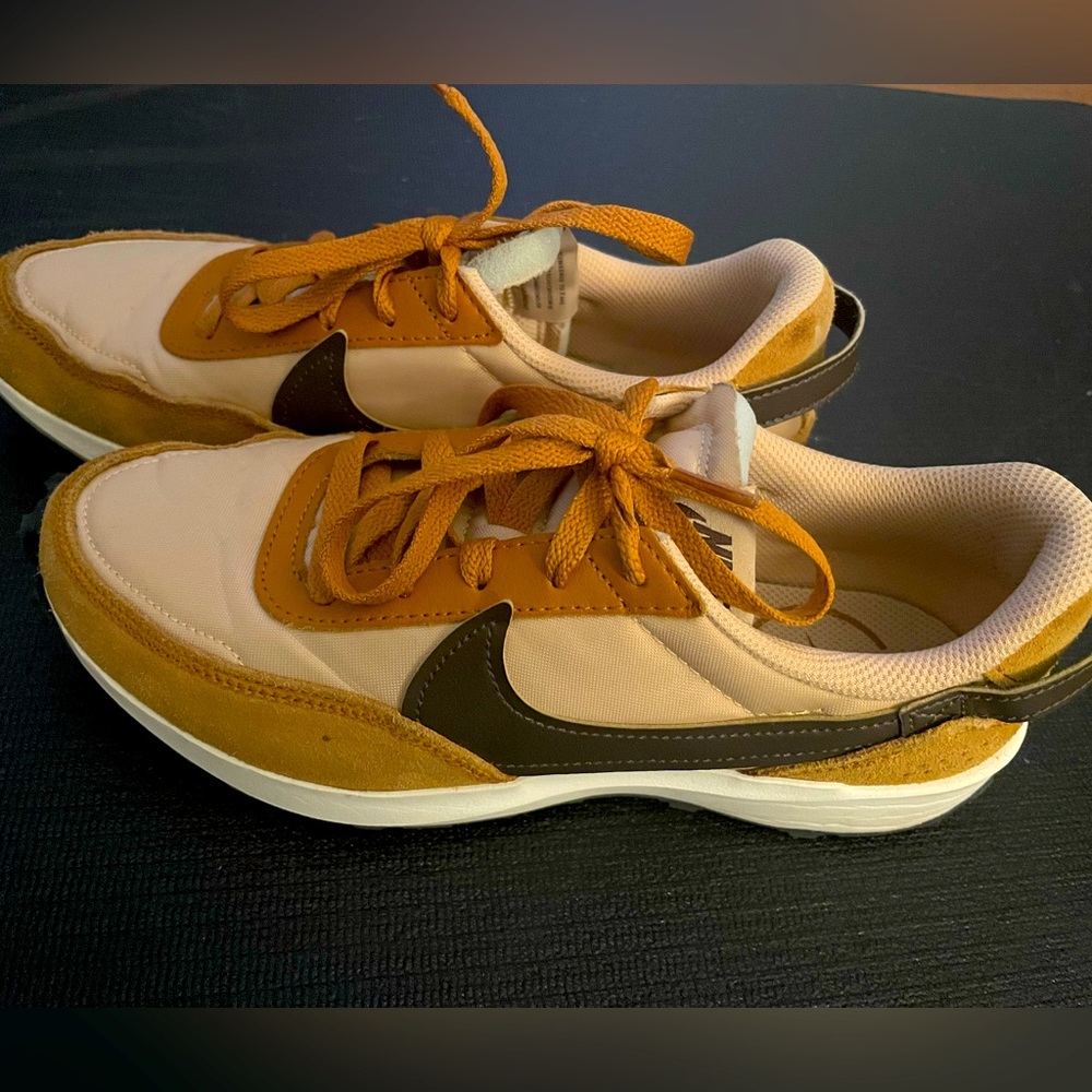 Nike Women's Waffle Debut Running Shoes